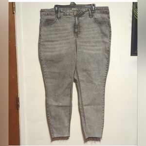 Ava & Viv Gray Ankle Cropped Jeans